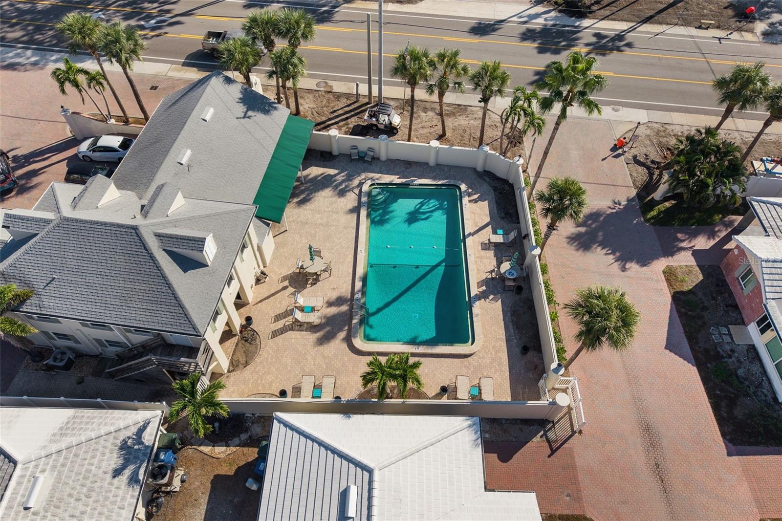 Image 38 of 70 For 6140 Midnight Pass Road A10