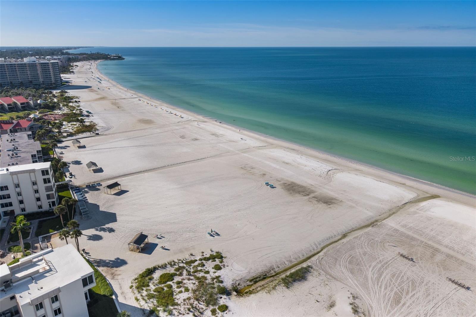 Image 42 of 70 For 6140 Midnight Pass Road A10