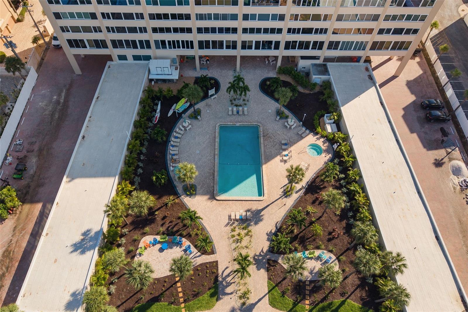 Image 44 of 70 For 6140 Midnight Pass Road A10