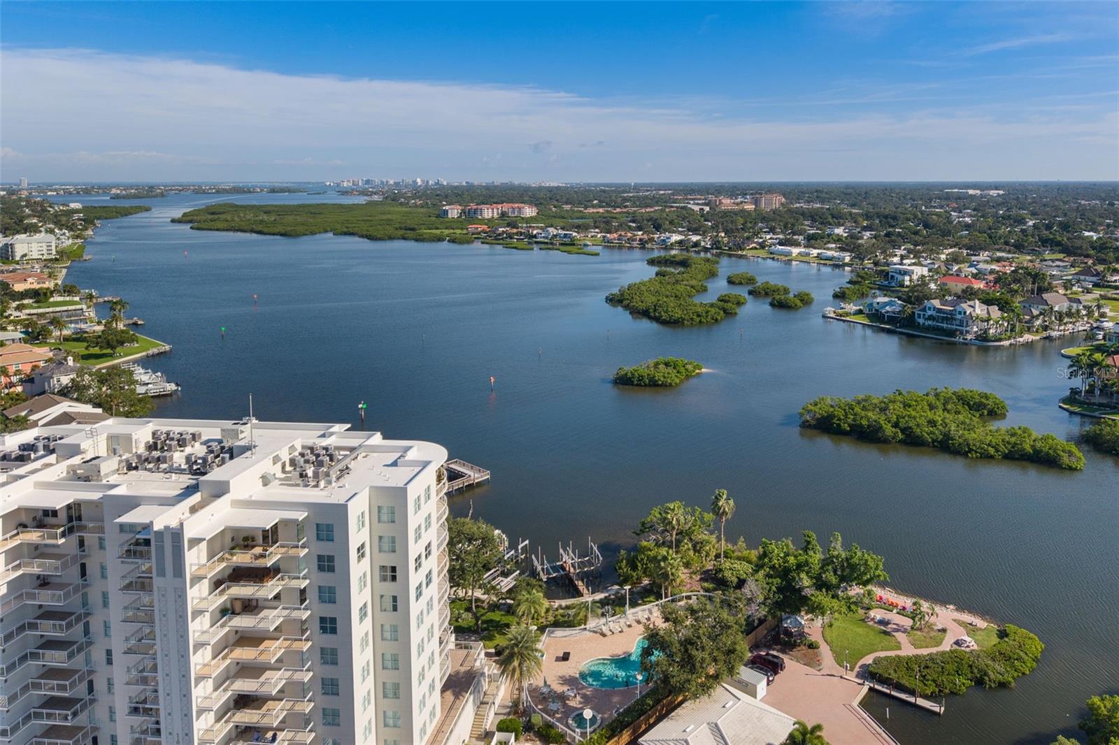 Image 47 of 70 For 6140 Midnight Pass Road A10