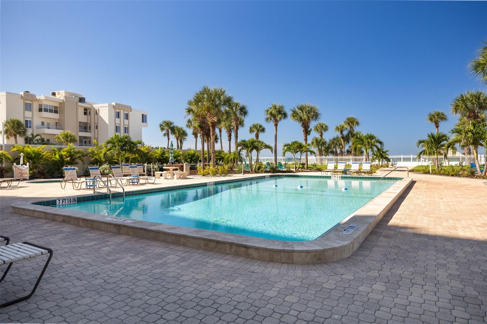 Image 56 of 70 For 6140 Midnight Pass Road A10