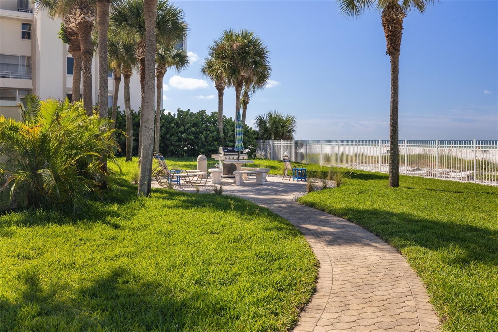 Image 59 of 70 For 6140 Midnight Pass Road A10