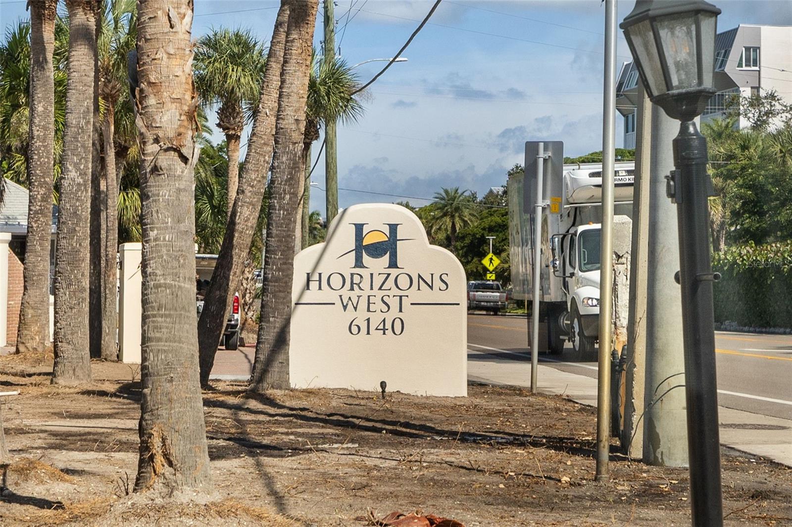 Image 61 of 70 For 6140 Midnight Pass Road A10