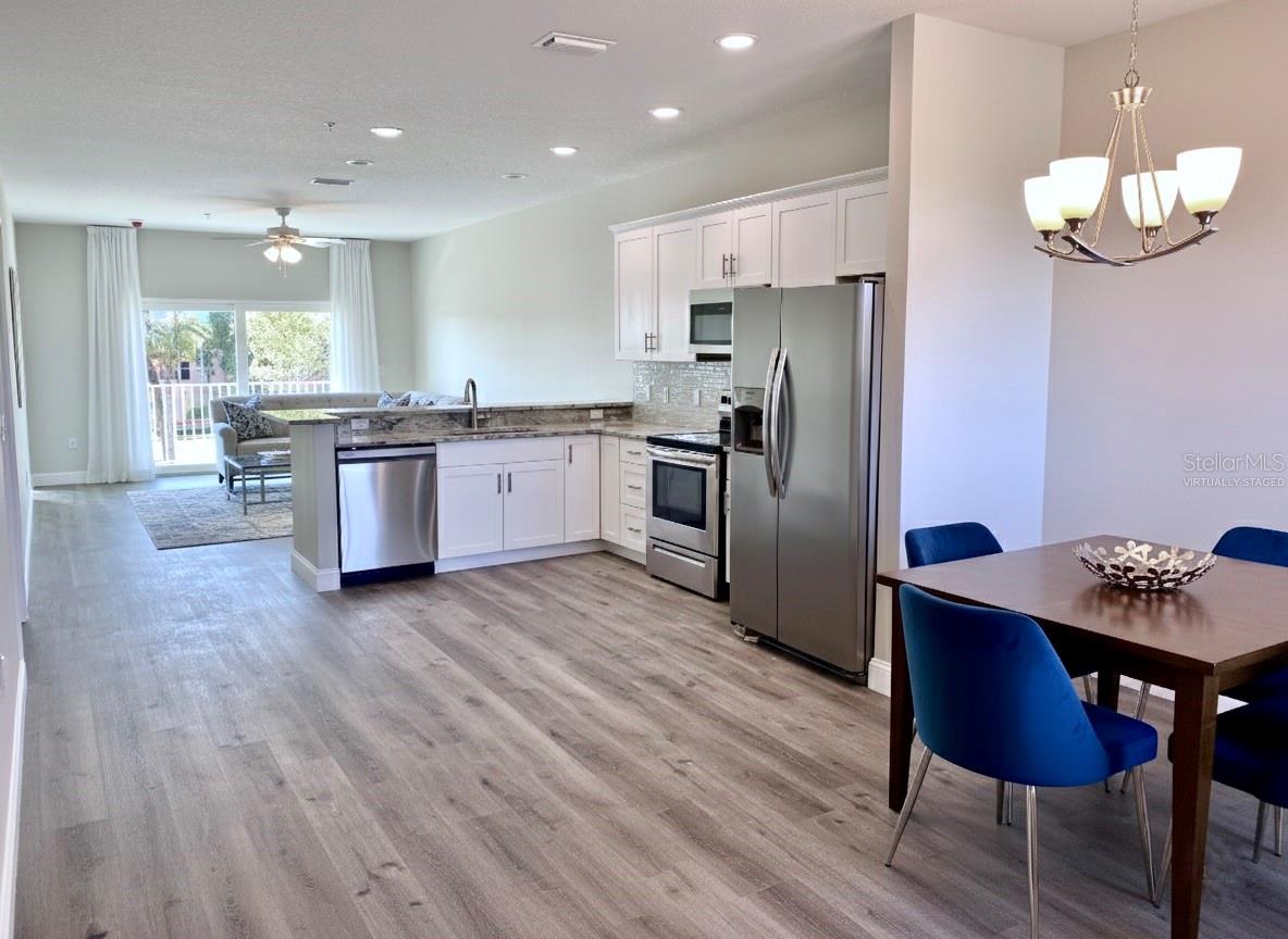 Image 4 of 10 For 2225 14th Avenue W 204