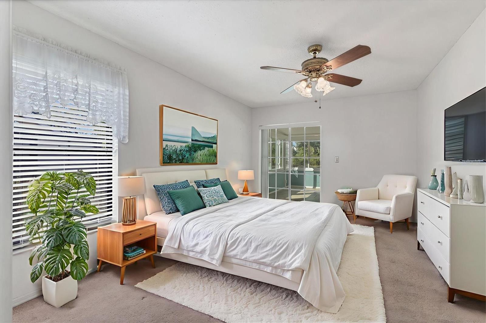 Image 17 of 63 For 217 Southampton Drive 286