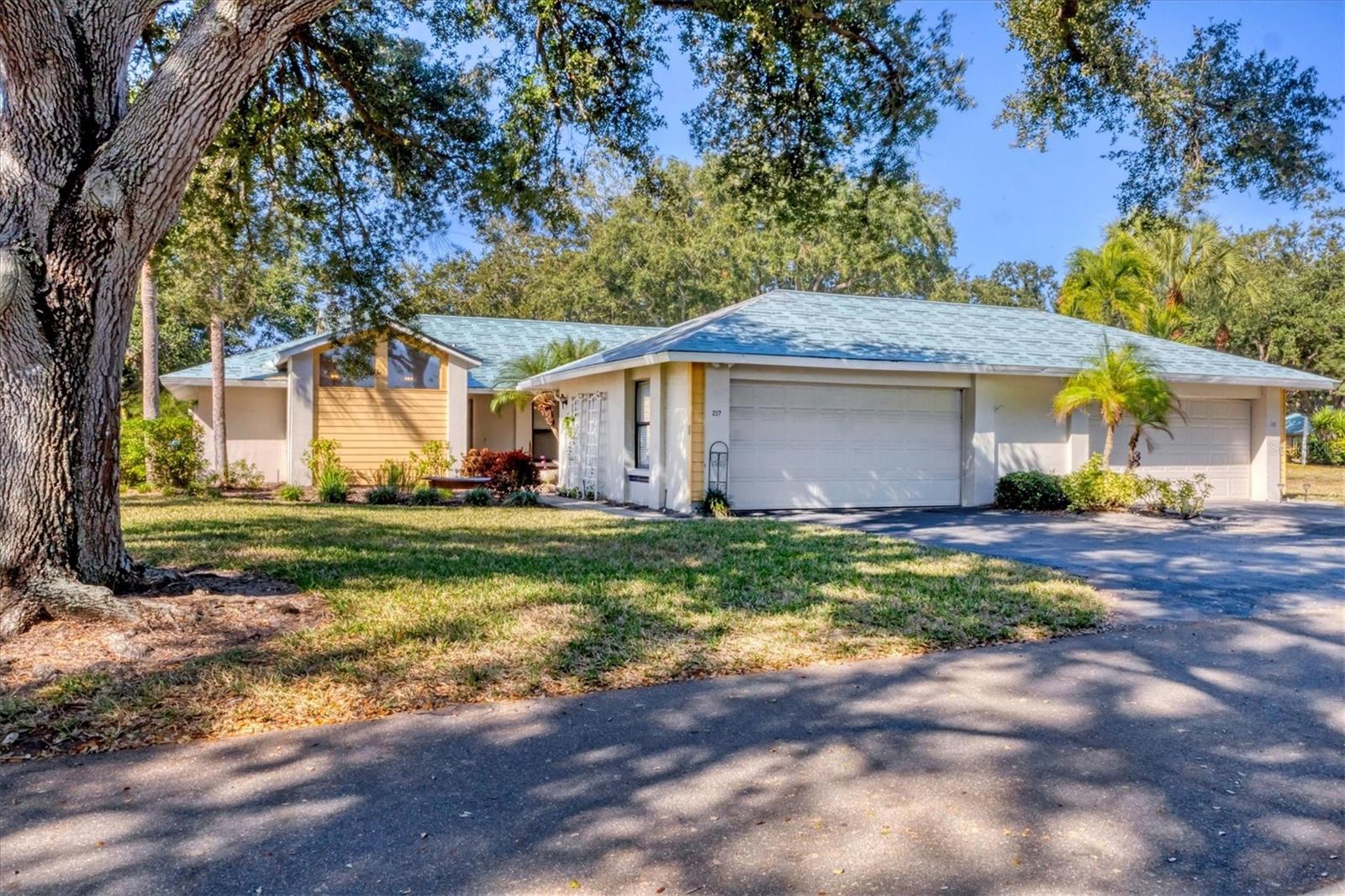 Image 2 of 63 For 217 Southampton Drive 286