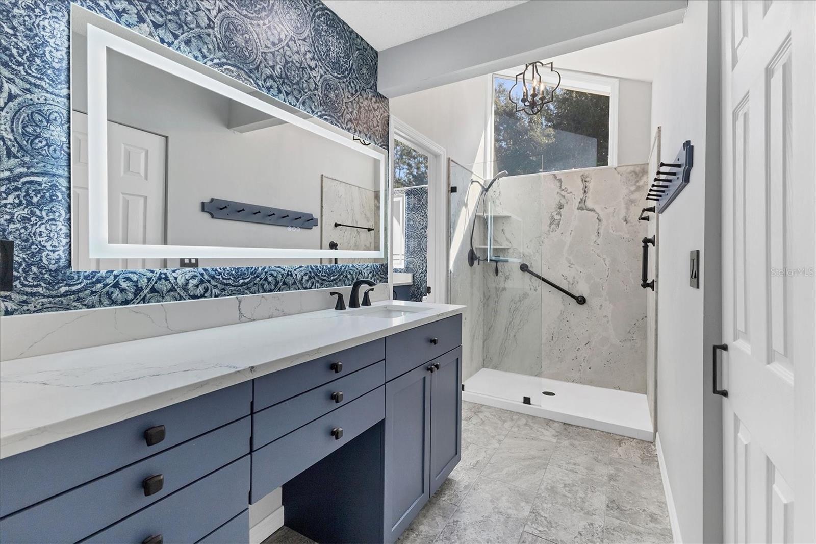 Image 20 of 63 For 217 Southampton Drive 286