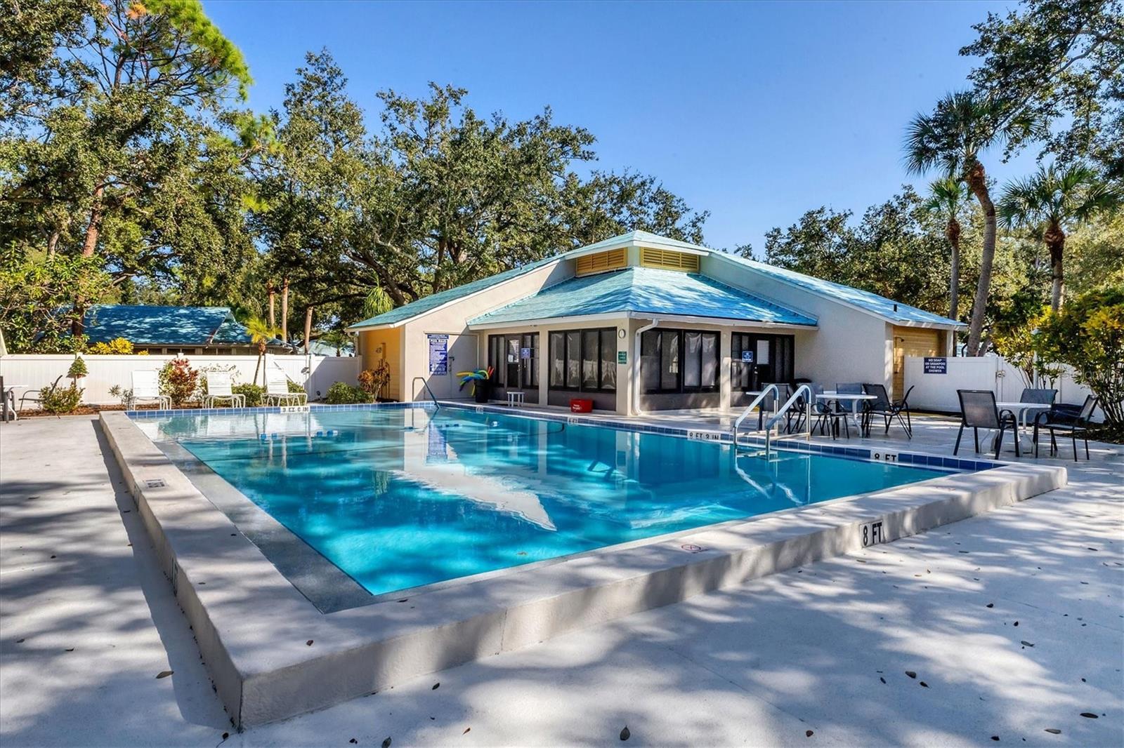 Image 37 of 63 For 217 Southampton Drive 286