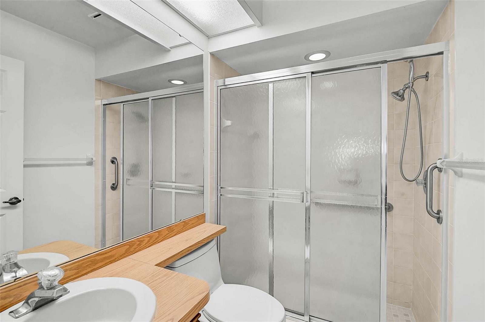 Image 15 of 31 For 5633 Avista Drive 5634