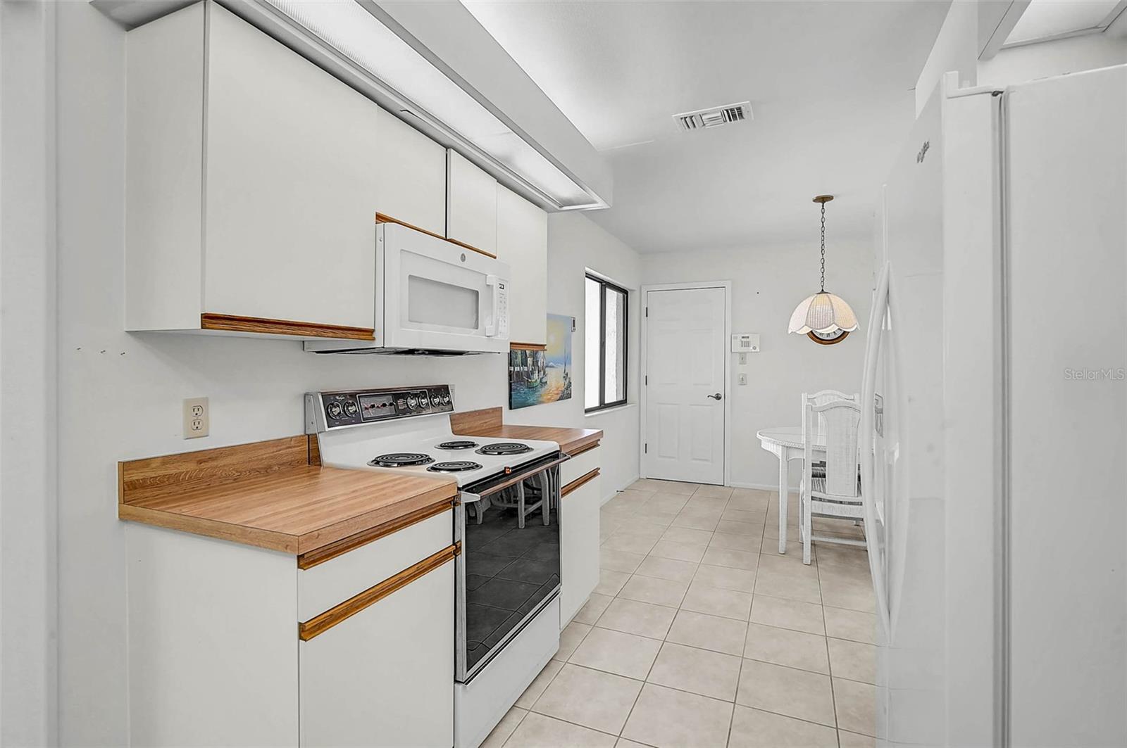 Image 5 of 31 For 5633 Avista Drive 5634