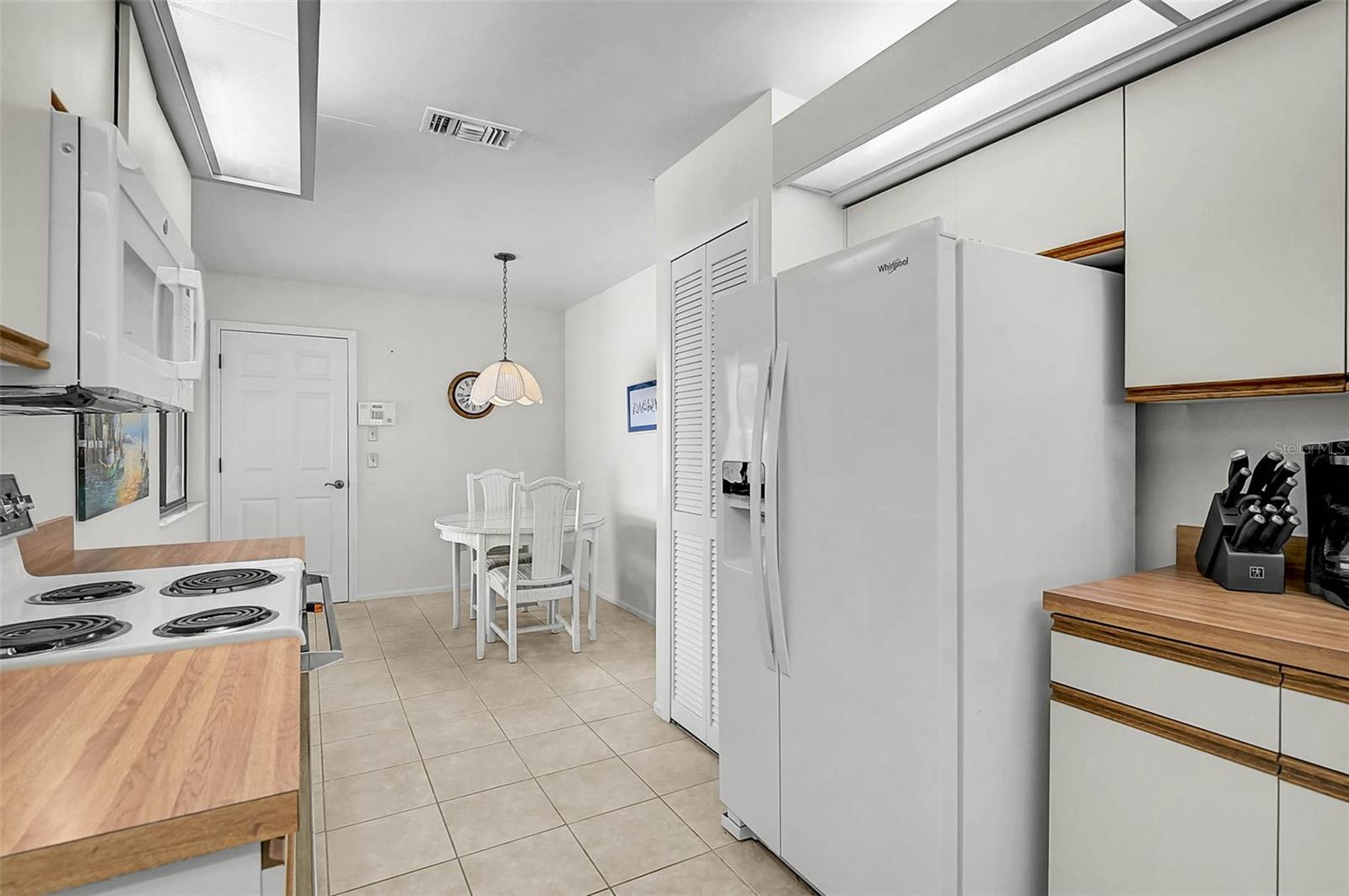 Image 7 of 31 For 5633 Avista Drive 5634