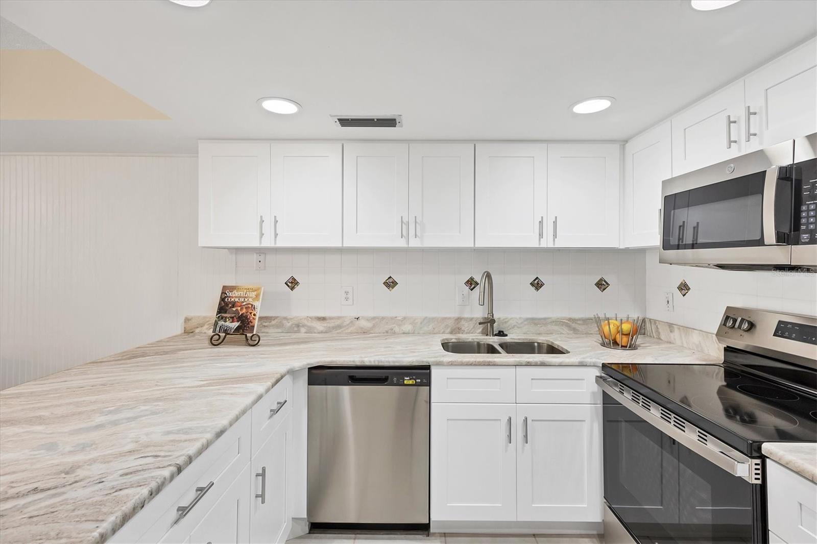 Image 16 of 40 For 845 Benjamin Franklin Drive 104