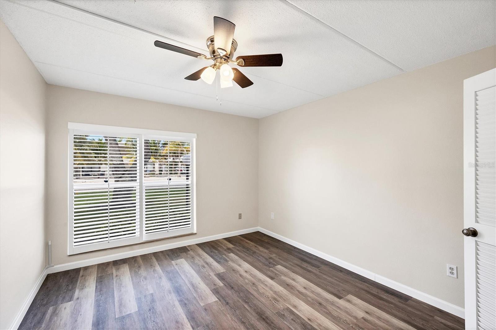 Image 24 of 40 For 845 Benjamin Franklin Drive 104