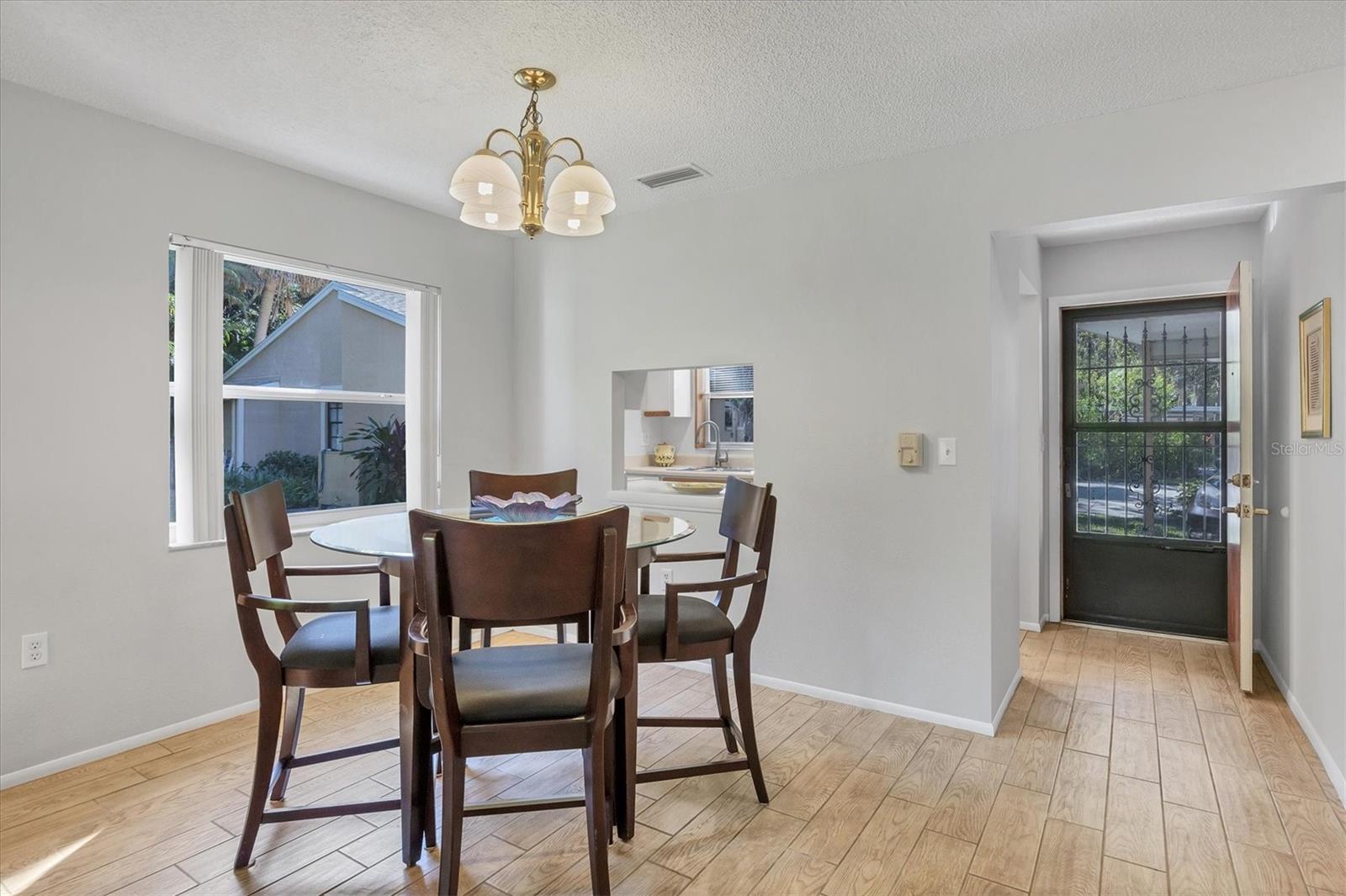 Image 13 of 57 For 4715 Village Gardens Drive 68