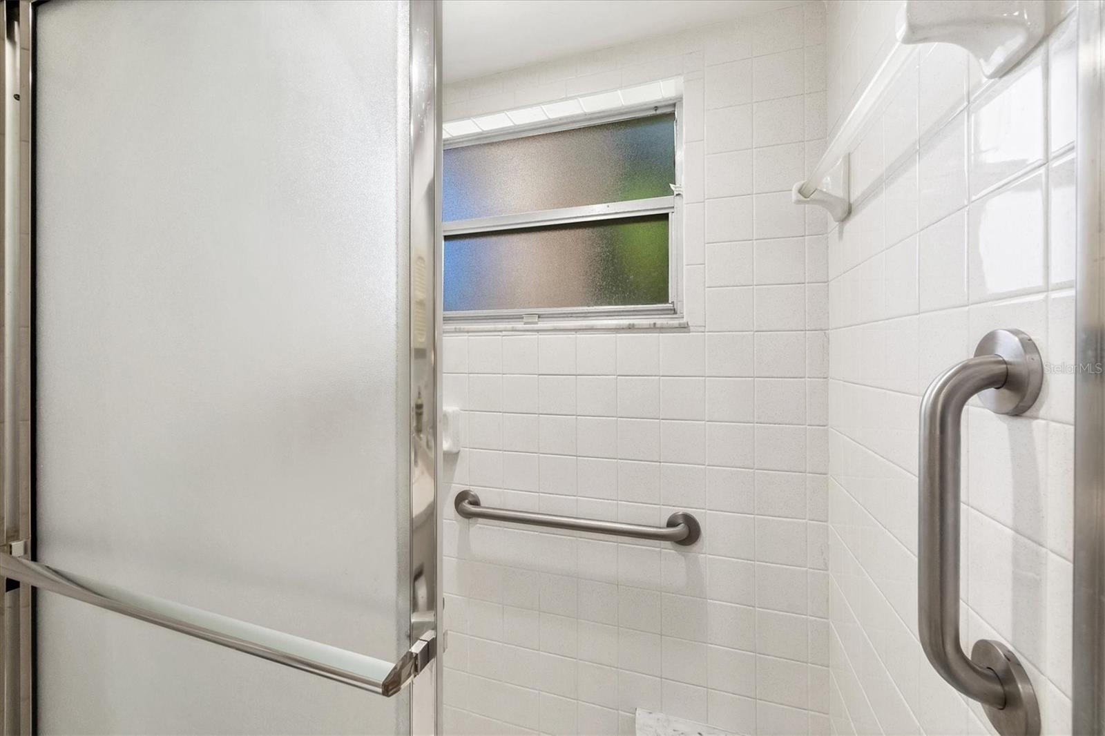 Image 18 of 57 For 4715 Village Gardens Drive 68