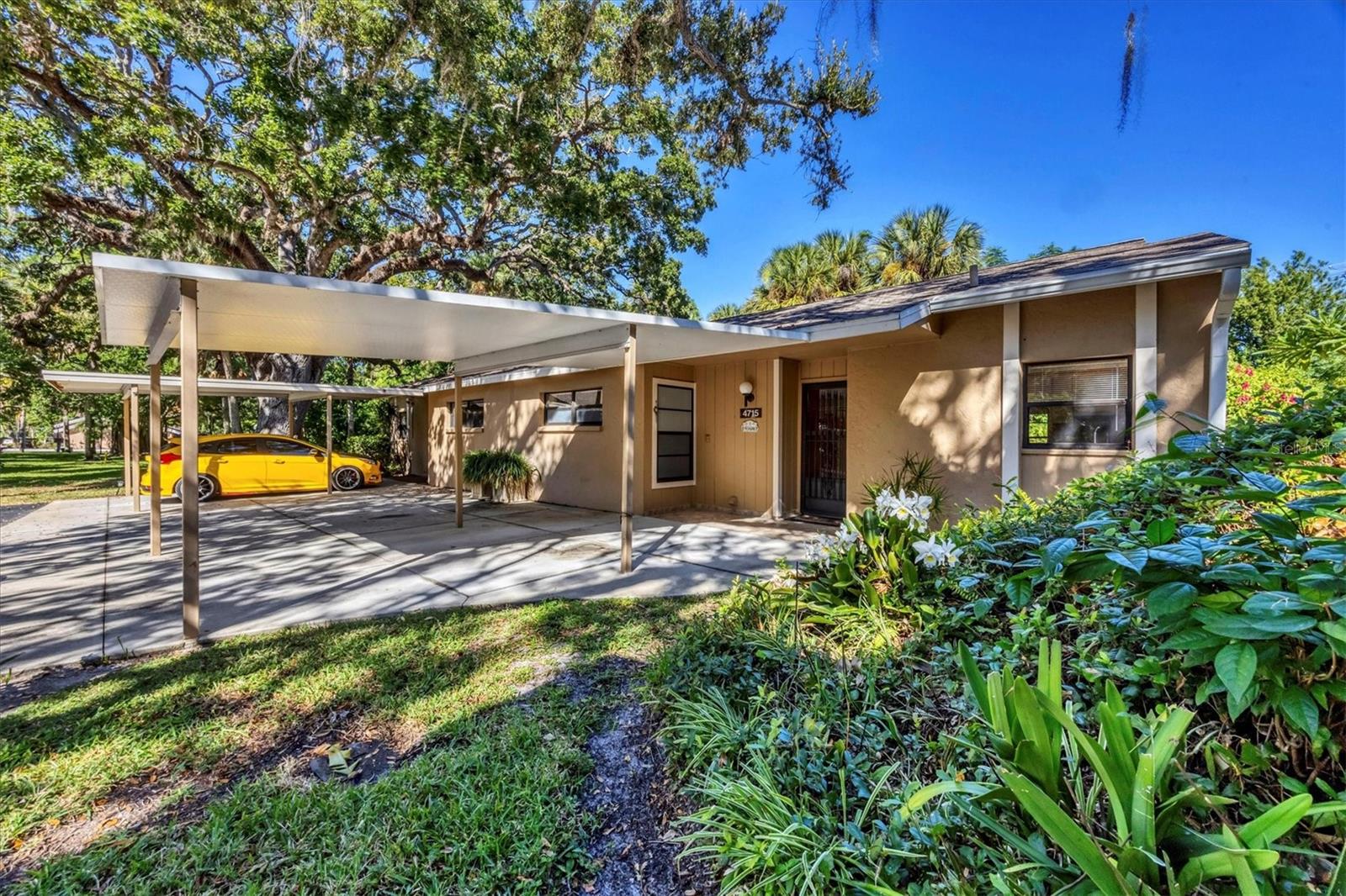 Image 3 of 57 For 4715 Village Gardens Drive 68