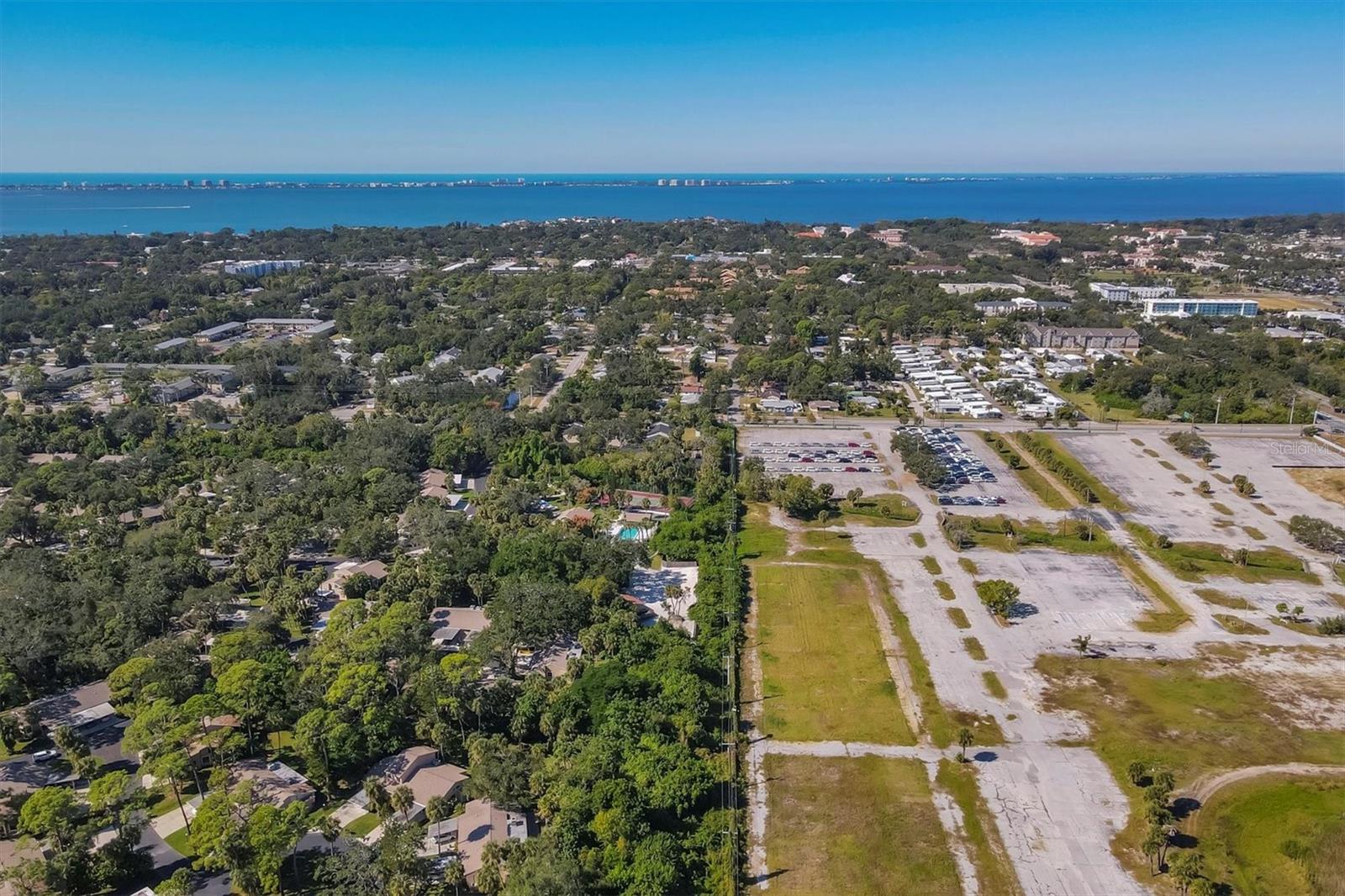 Image 36 of 57 For 4715 Village Gardens Drive 68