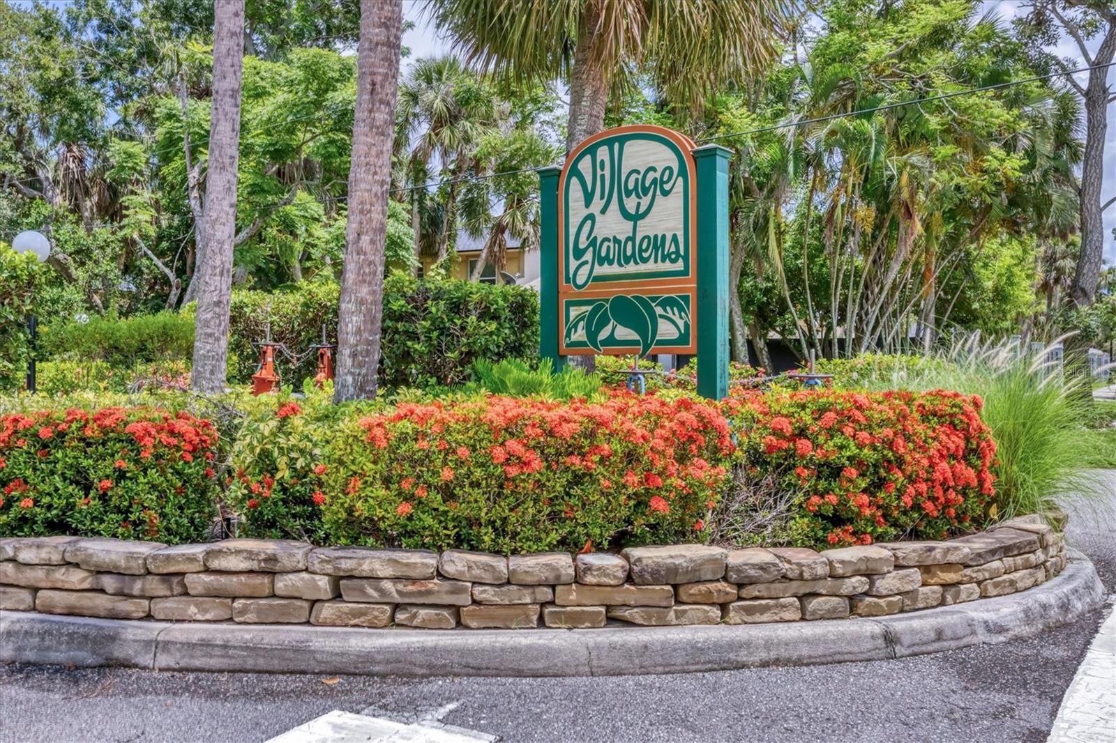 Image 38 of 57 For 4715 Village Gardens Drive 68