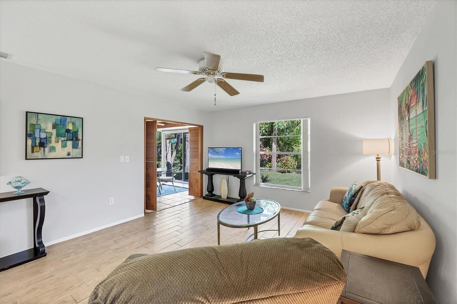 Image 5 of 57 For 4715 Village Gardens Drive 68