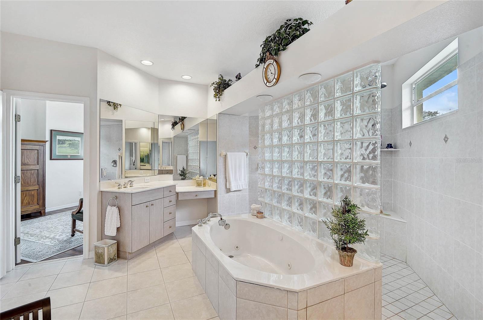 Image 16 of 58 For 2111 Muskogee Trail