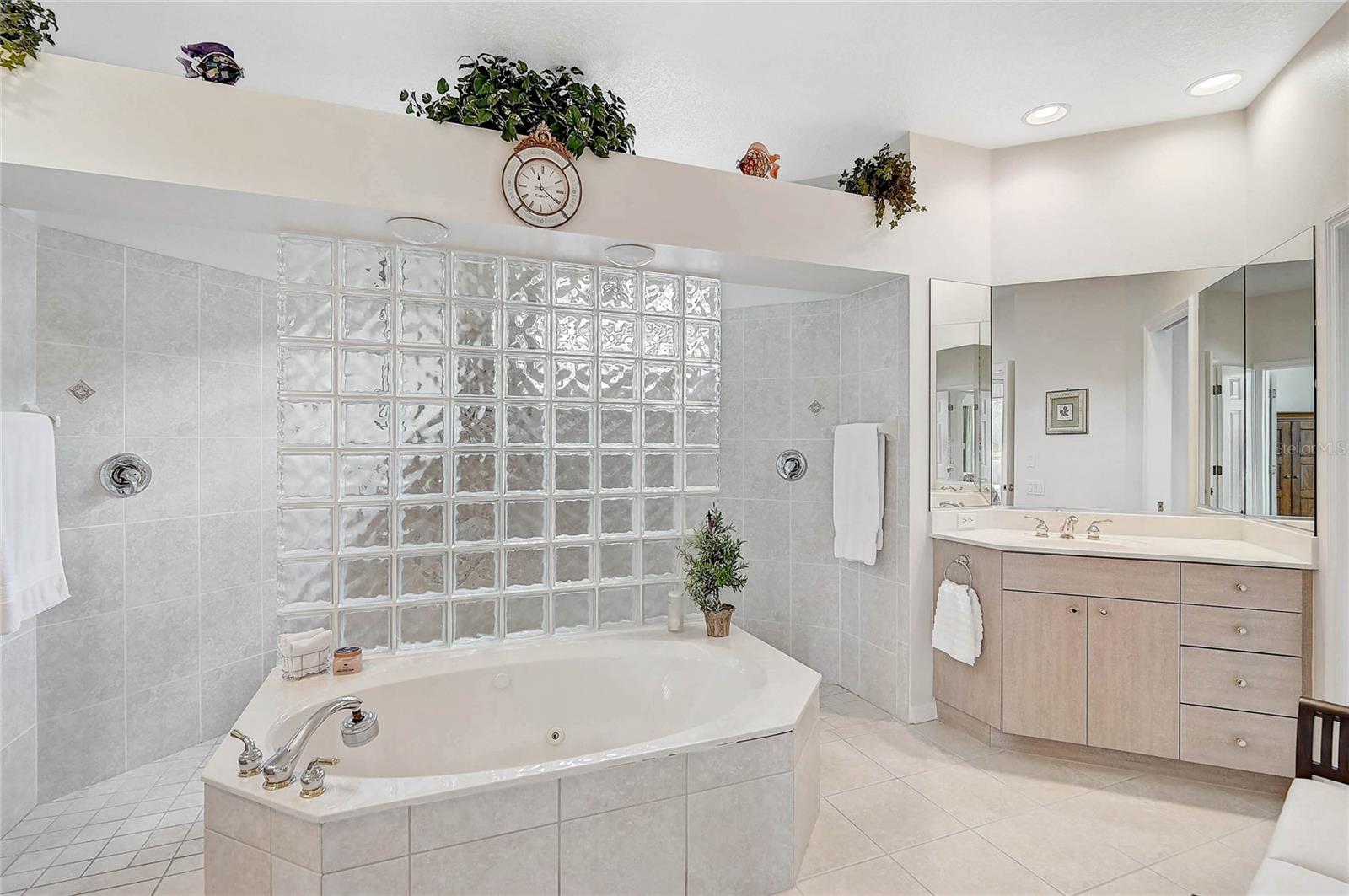 Image 18 of 58 For 2111 Muskogee Trail