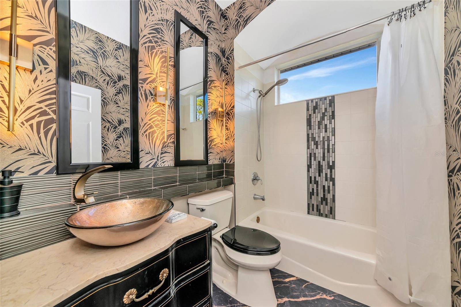 Image 31 of 73 For 7183 Sandhills Place