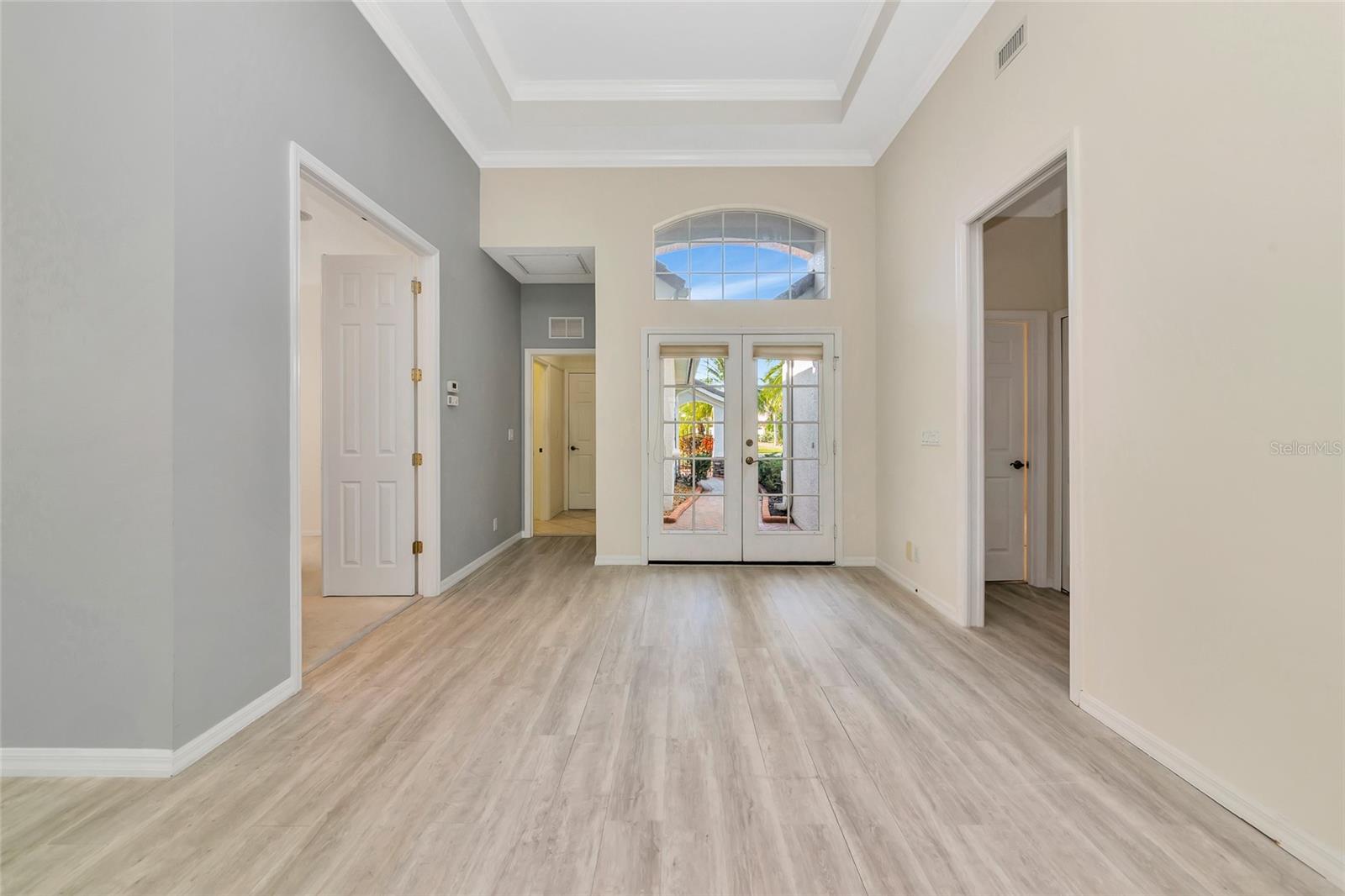 Image 43 of 73 For 7183 Sandhills Place