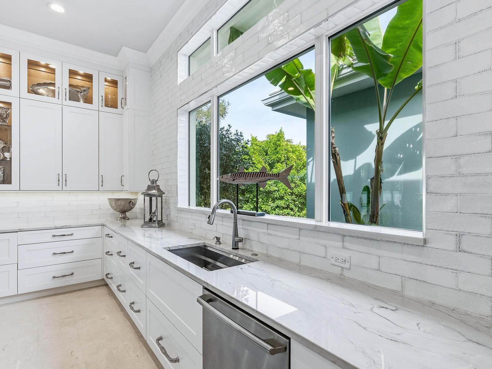 Image 19 of 66 For 4996 Western Docks Lane