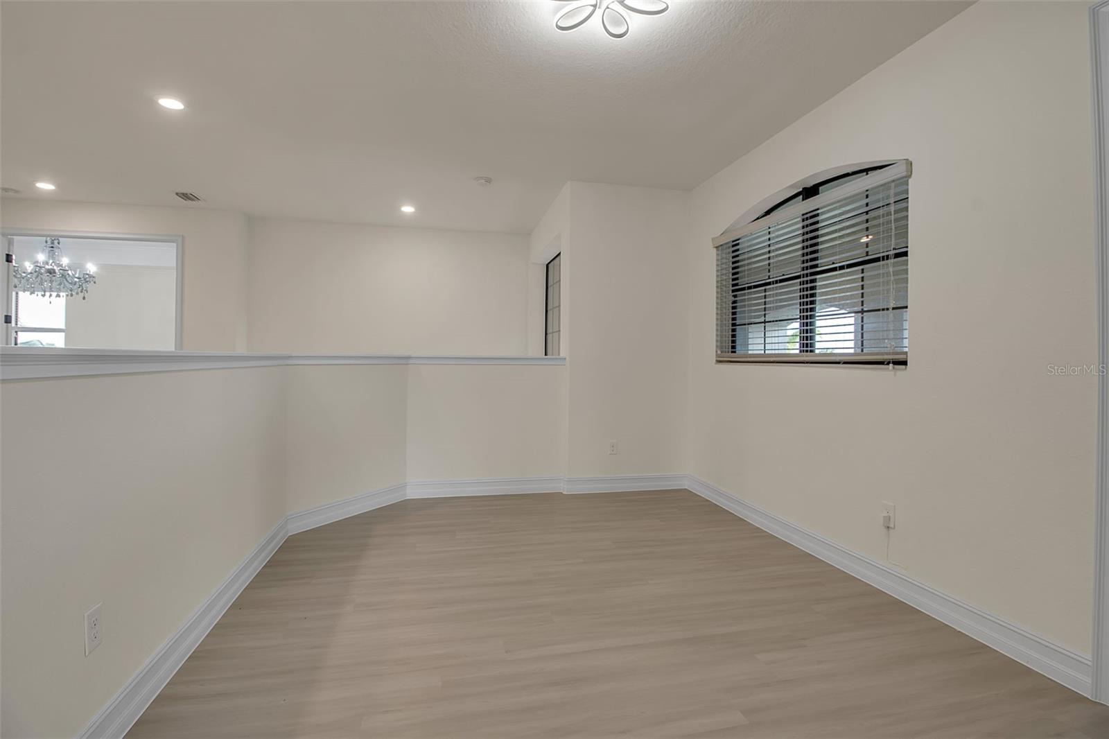 Image 32 of 64 For 5609 Arnie Loop