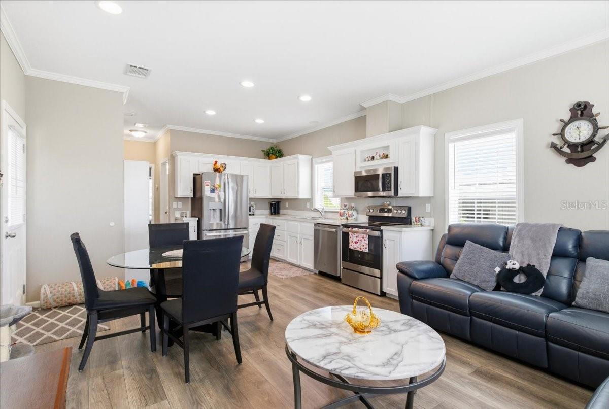 Image 11 of 51 For 1508 24th Avenue Drive W