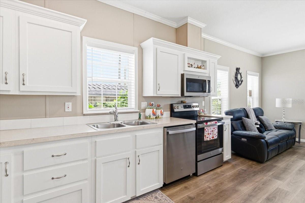 Image 16 of 51 For 1508 24th Avenue Drive W