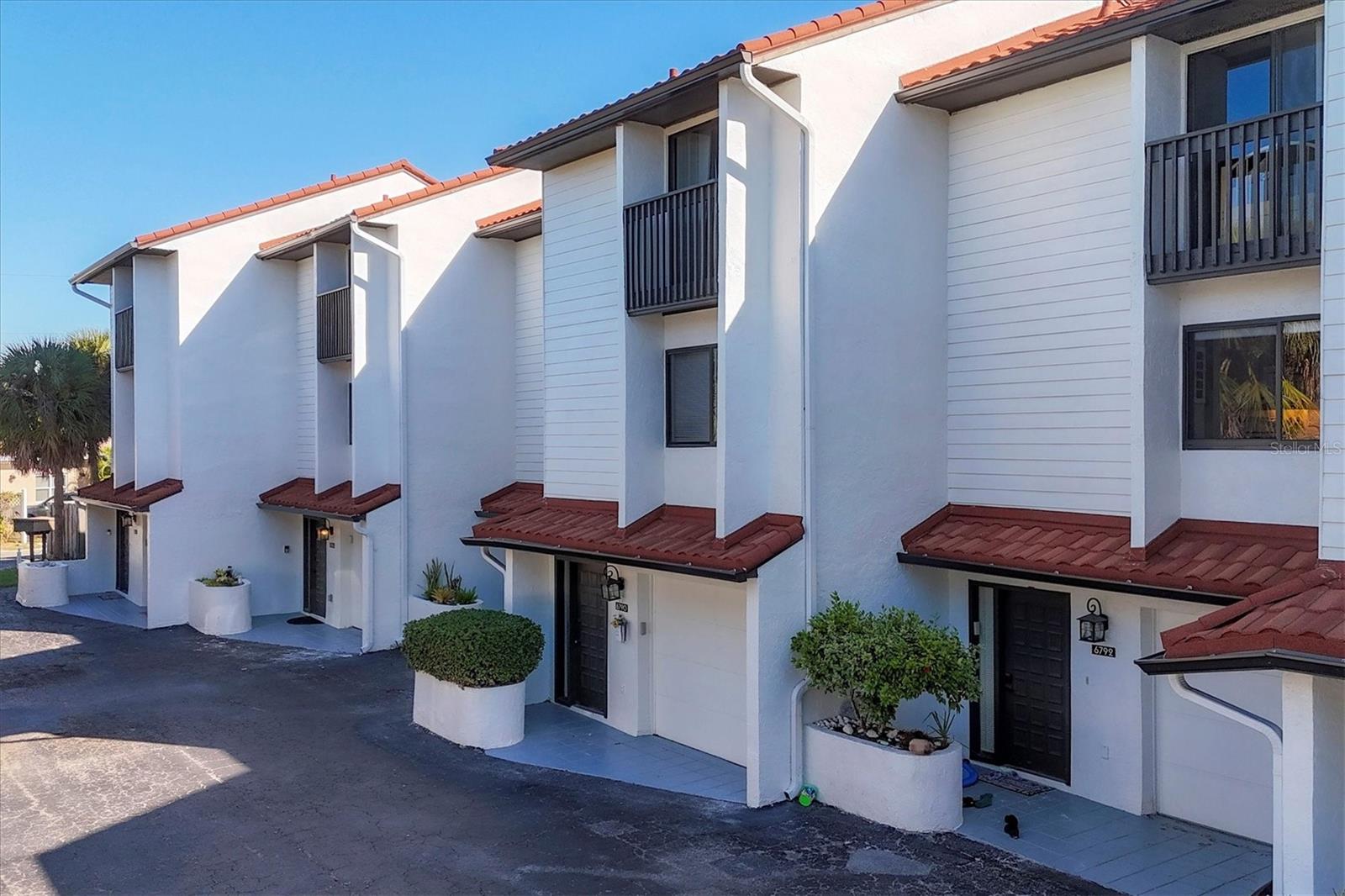 Image 2 of 48 For 6790 Sarasea Circle 6790