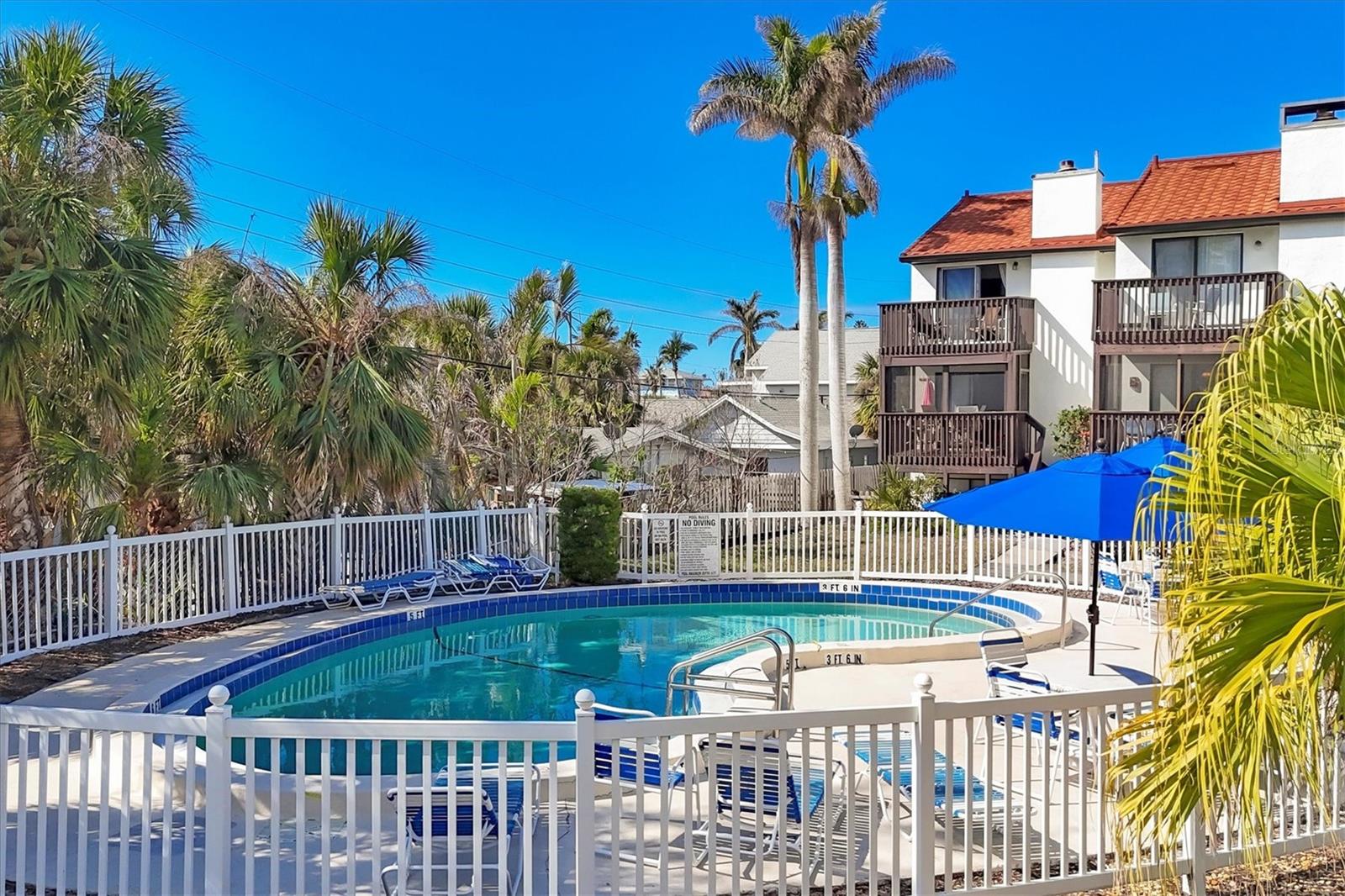 Image 40 of 48 For 6790 Sarasea Circle 6790