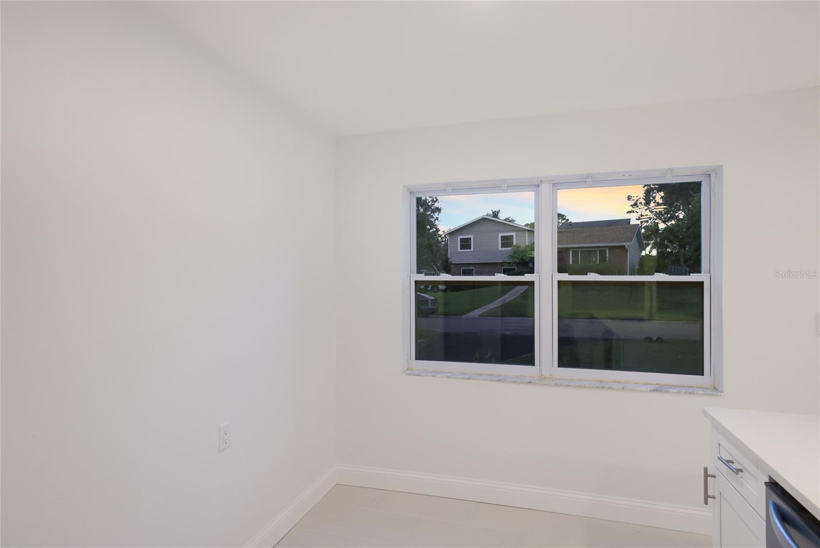 Image 10 of 40 For 1910 New Hampshire Avenue Ne