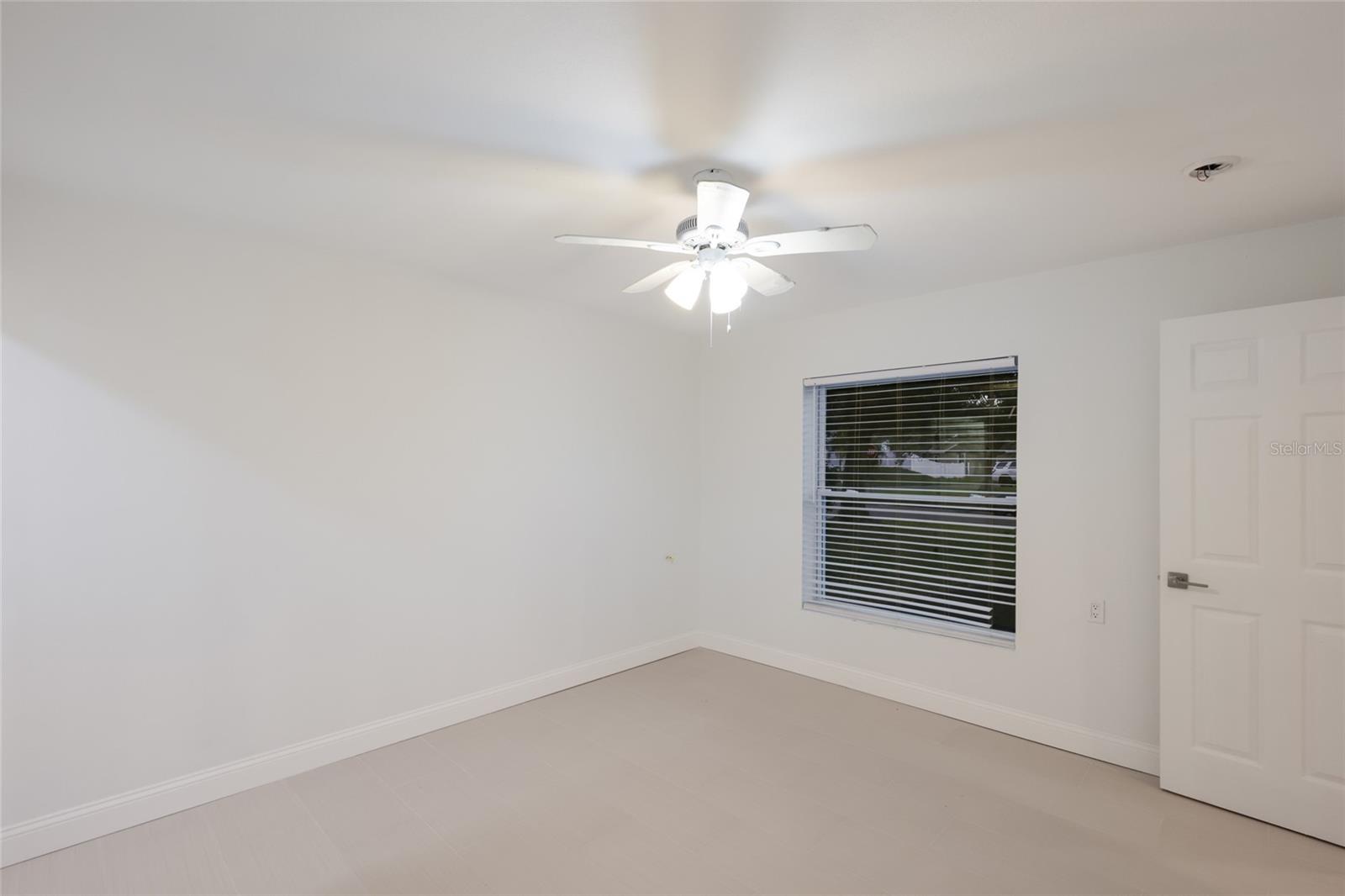 Image 12 of 40 For 1910 New Hampshire Avenue Ne