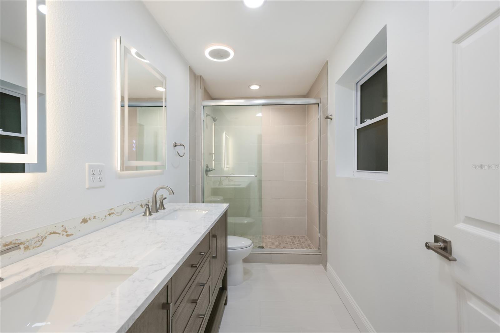 Image 14 of 40 For 1910 New Hampshire Avenue Ne