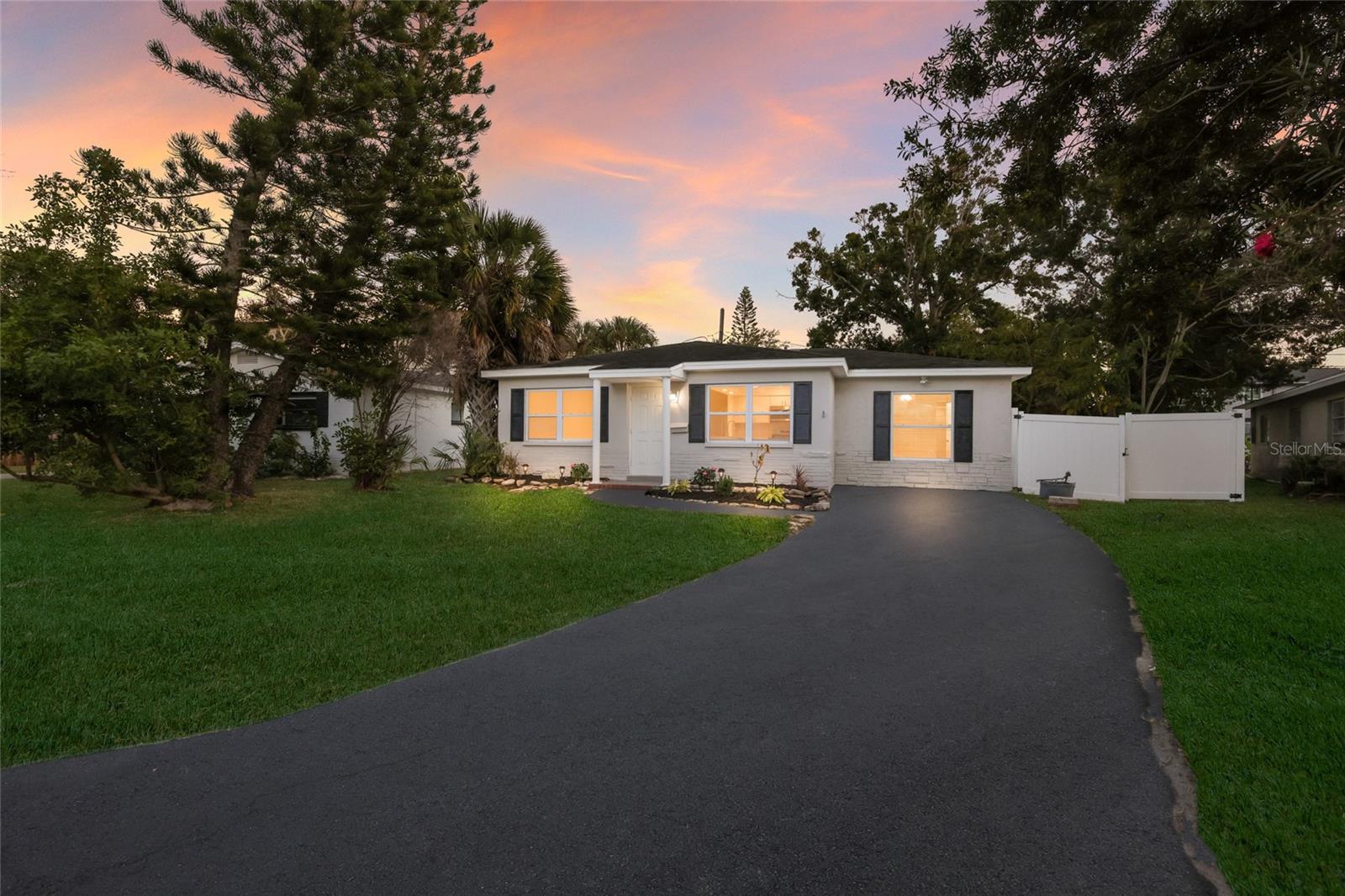 Image 2 of 40 For 1910 New Hampshire Avenue Ne