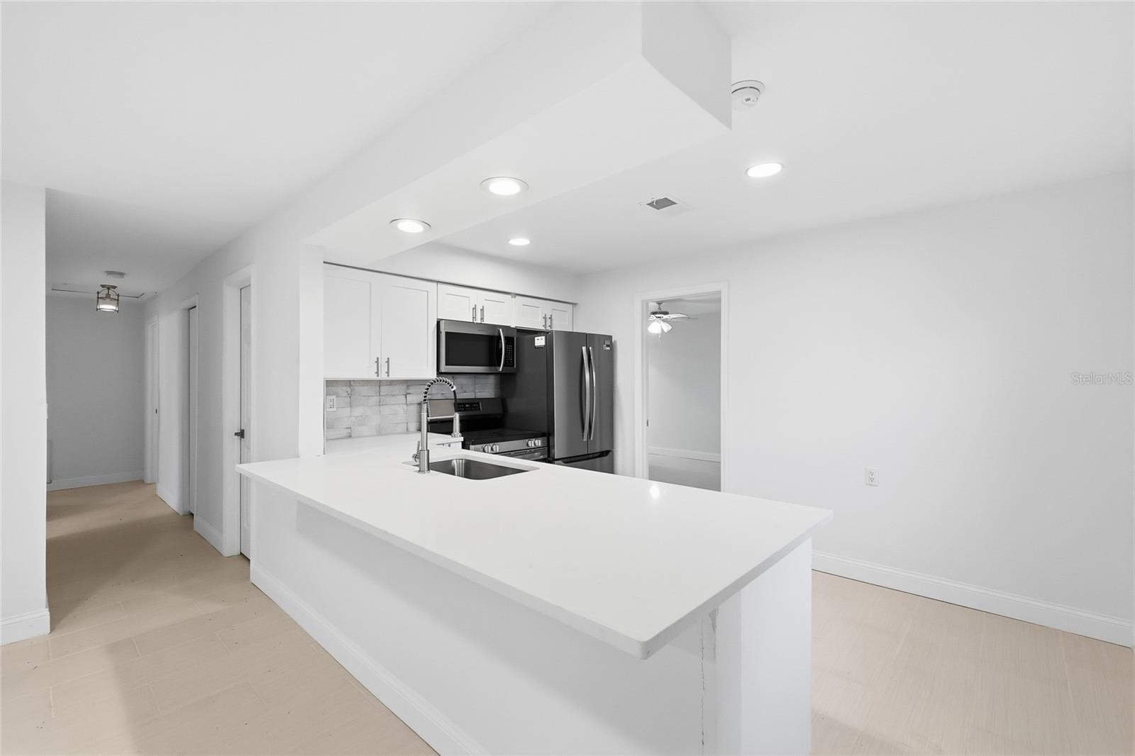 Image 24 of 40 For 1910 New Hampshire Avenue Ne