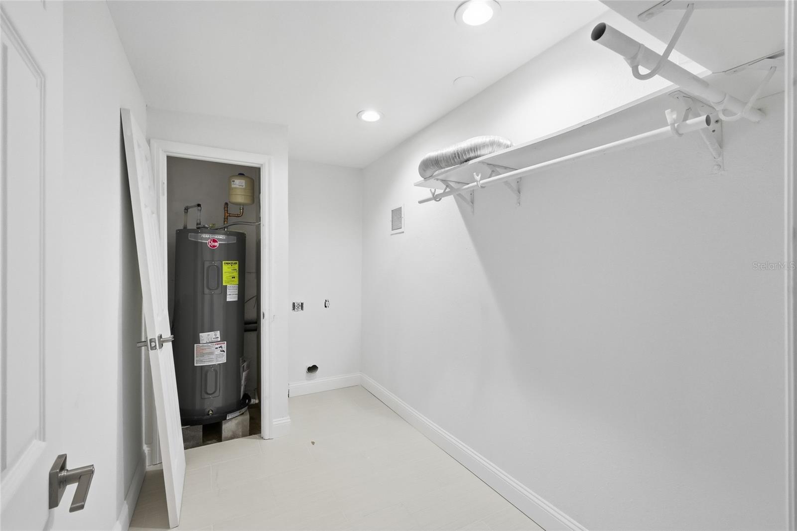 Image 29 of 40 For 1910 New Hampshire Avenue Ne