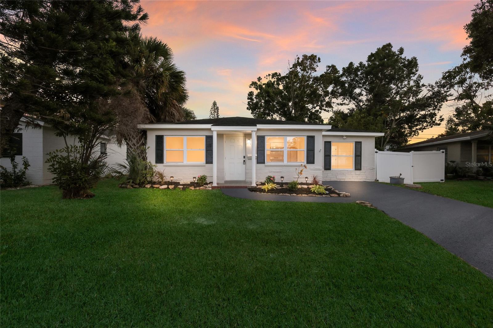 Image 3 of 40 For 1910 New Hampshire Avenue Ne