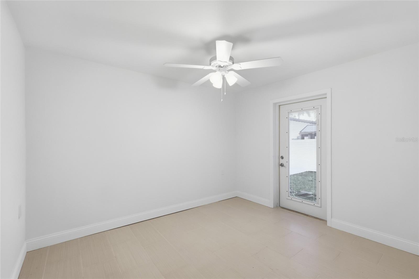 Image 32 of 40 For 1910 New Hampshire Avenue Ne