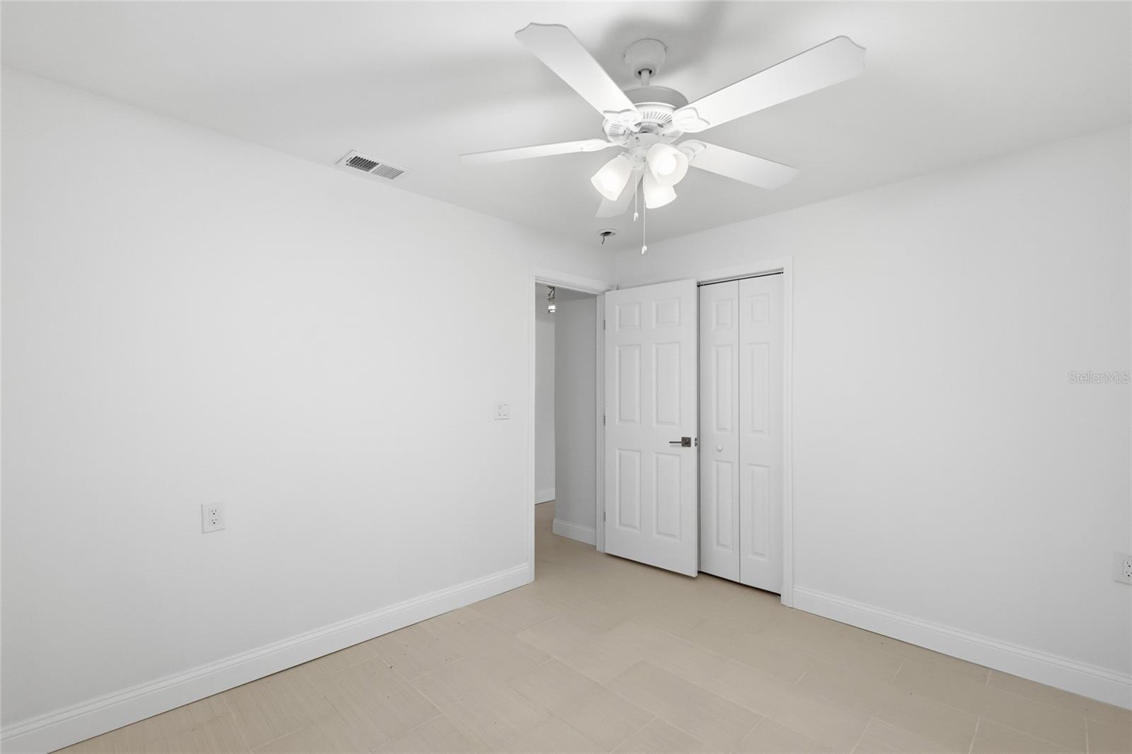 Image 33 of 40 For 1910 New Hampshire Avenue Ne