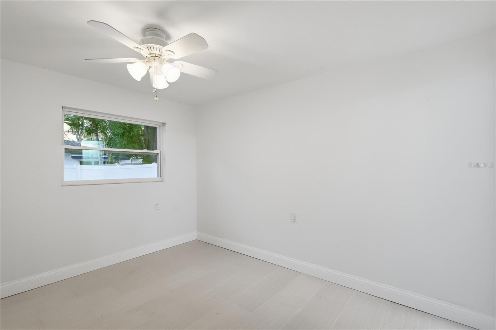 Image 35 of 40 For 1910 New Hampshire Avenue Ne