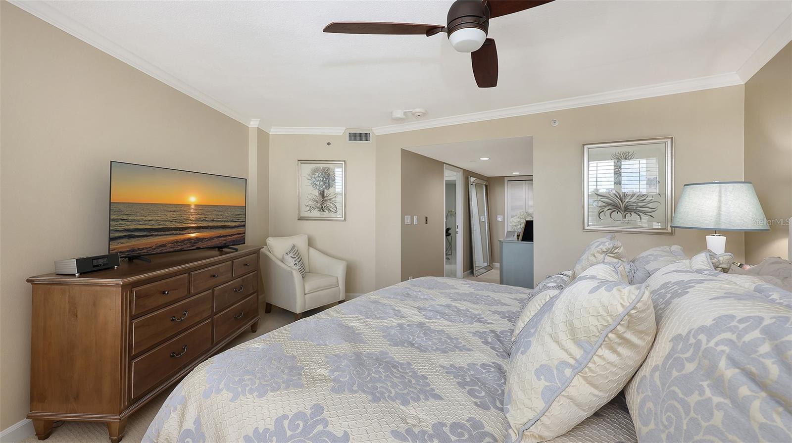 Image 29 of 53 For 775 Longboat Club Road 304