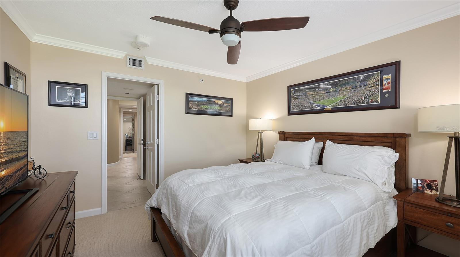 Image 32 of 53 For 775 Longboat Club Road 304