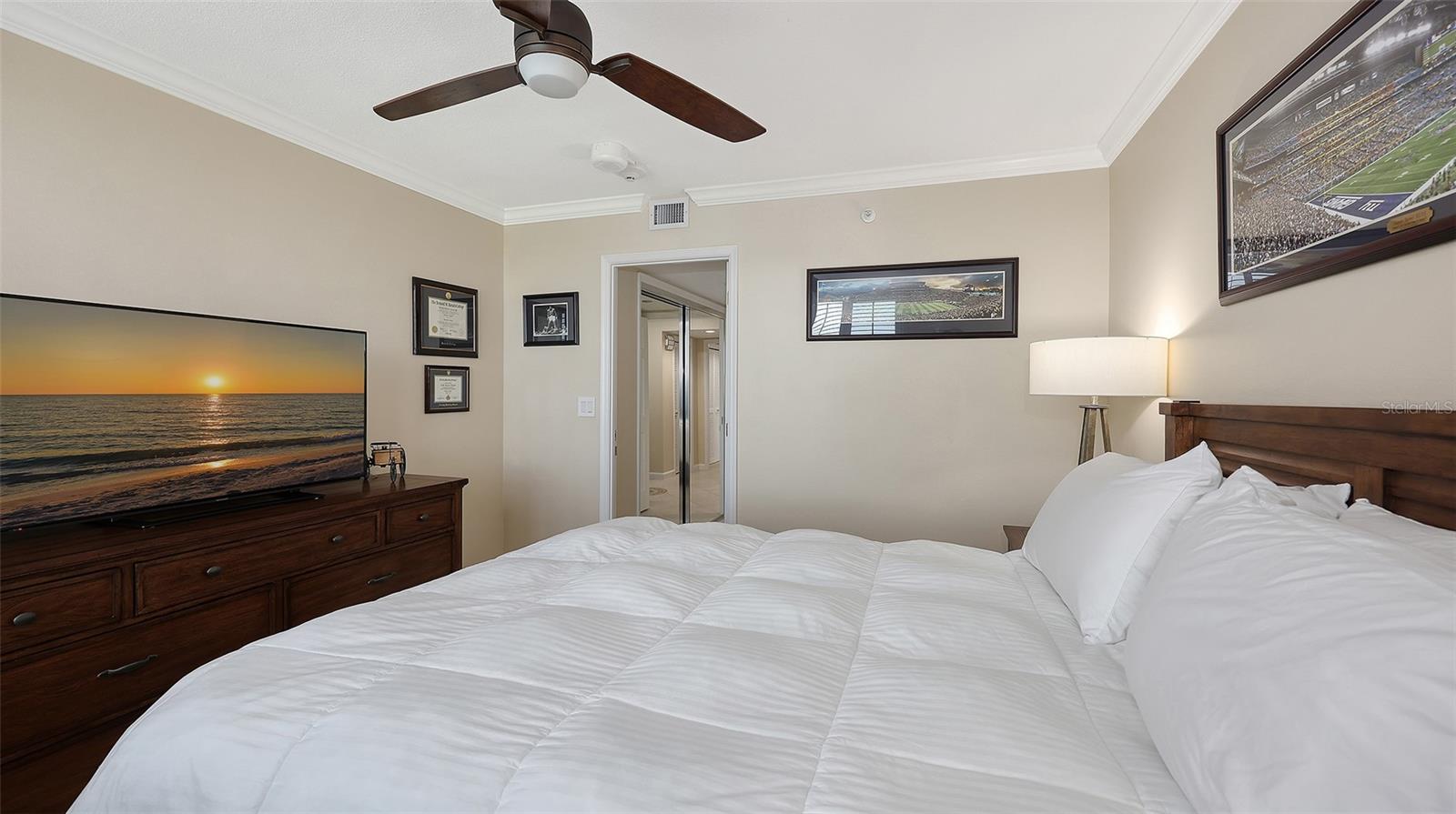 Image 33 of 53 For 775 Longboat Club Road 304