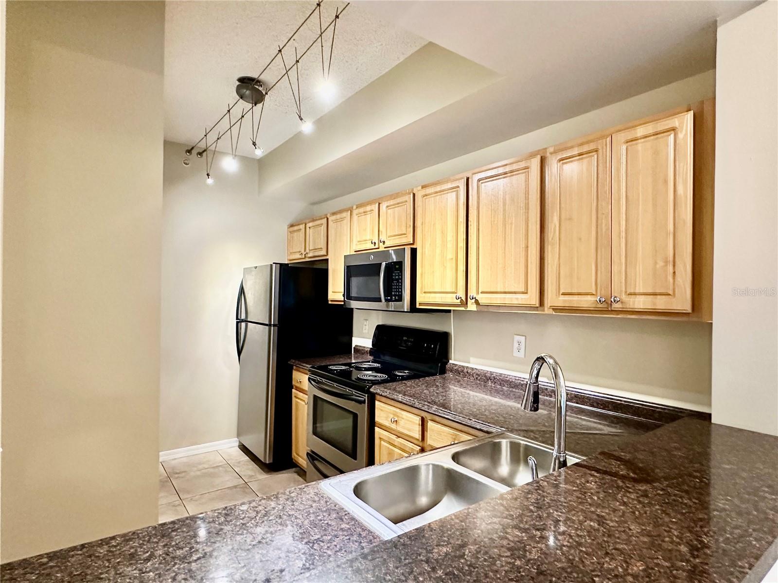 Image 6 of 62 For 5001 Baraldi Circle 22-210