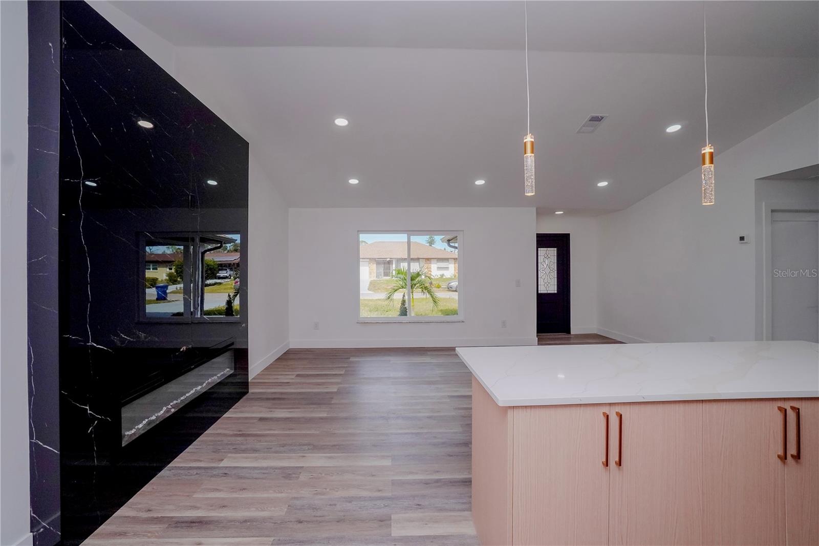 Image 20 of 61 For 12321 Alta Mira Street