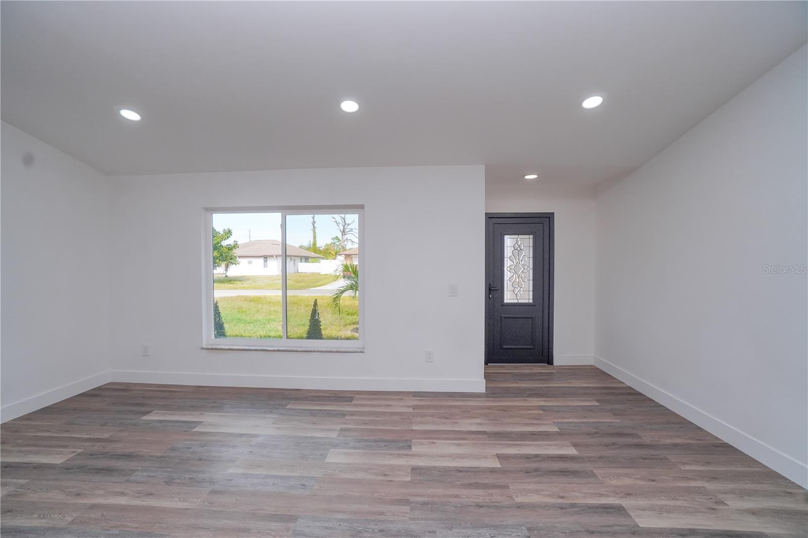 Image 9 of 61 For 12321 Alta Mira Street