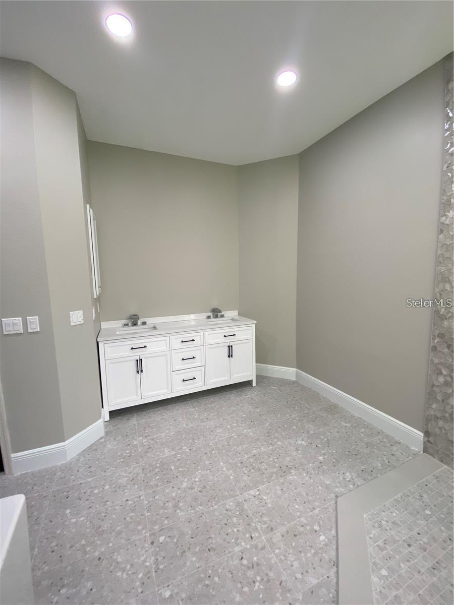 Image 31 of 39 For 4513 Tuscana Drive